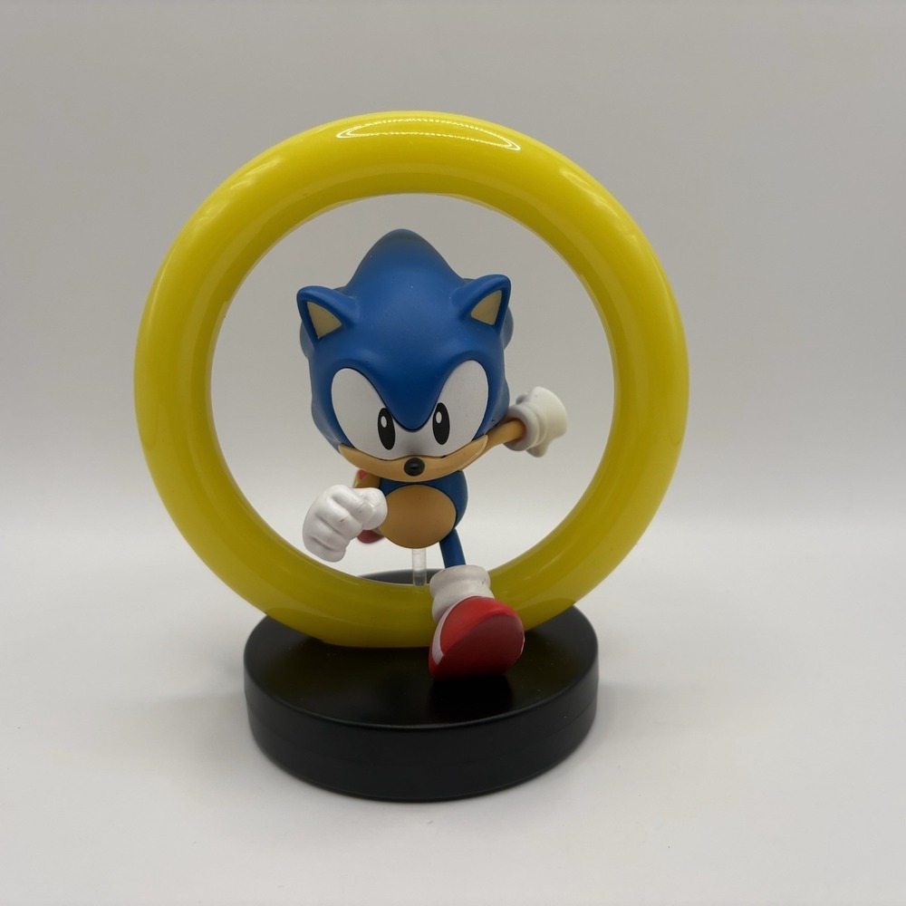 SEGA Sonic the Hedgehog Figurine with Yellow Ring Lights Up Electronic Base